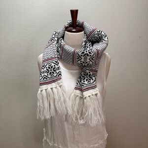 Maurices Fair Isle Nordic Knit Winter Gray‎ Black Red Tassel Fringe Scarf OS